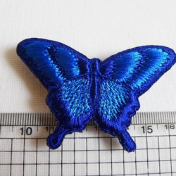 青系のアゲハ蝶刺繍ブローチ 2枚目の画像