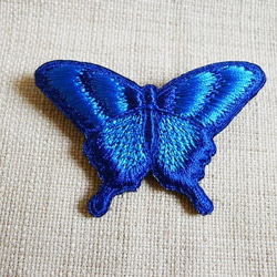 青系のアゲハ蝶刺繍ブローチ 5枚目の画像