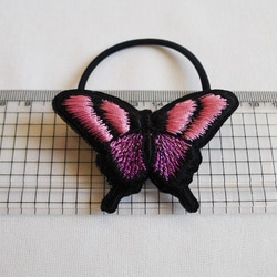 ピンクとパープルピンクのアゲハ蝶ヘアゴム 4枚目の画像