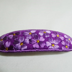 桜の刺繍バレッタ　紫　10㎝金具 2枚目の画像