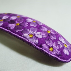 桜の刺繍バレッタ　紫　10㎝金具 6枚目の画像