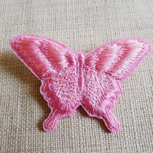ピンク色のアゲハ蝶刺繍ブローチ ブローチ まちゃぷ 通販 6867217