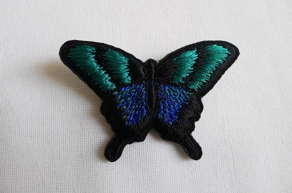 青緑と青のアゲハ蝶刺繍ブローチ 6枚目の画像