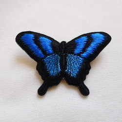 青と水色のアゲハ蝶刺繍ブローチ 1枚目の画像
