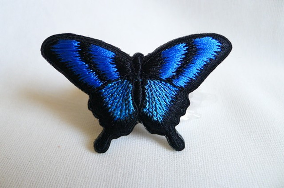 青と水色のアゲハ蝶刺繍ブローチ 9枚目の画像