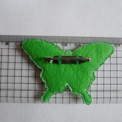 グリーン系アゲハ蝶刺繍ブローチ 2枚目の画像