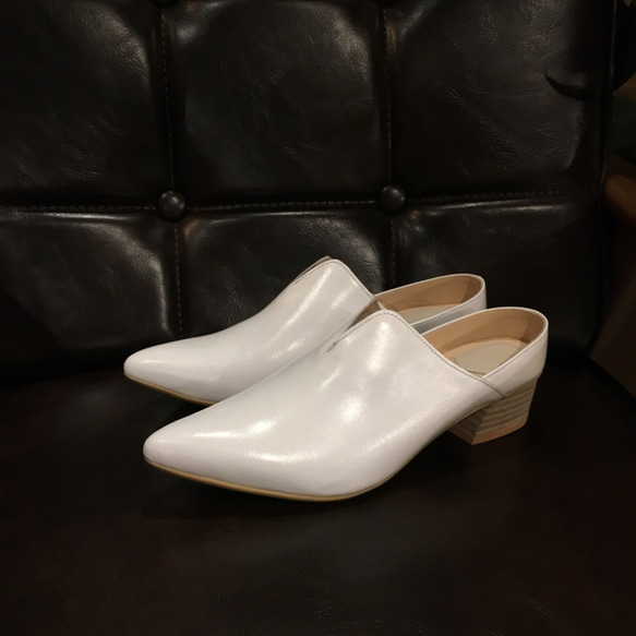 音樂主題 第2號 Jazz 爵士 穆勒鞋 白色 皮鞋 原創 尖頭鞋 第1張的照片