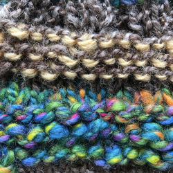 SALE：手紡ぎ毛糸のレッグウォーマー　ブラウンベース（LW-BR） 4枚目の画像