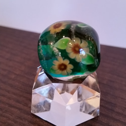 小さなガラスのお花玉、ひまわりグリーン 2枚目の画像