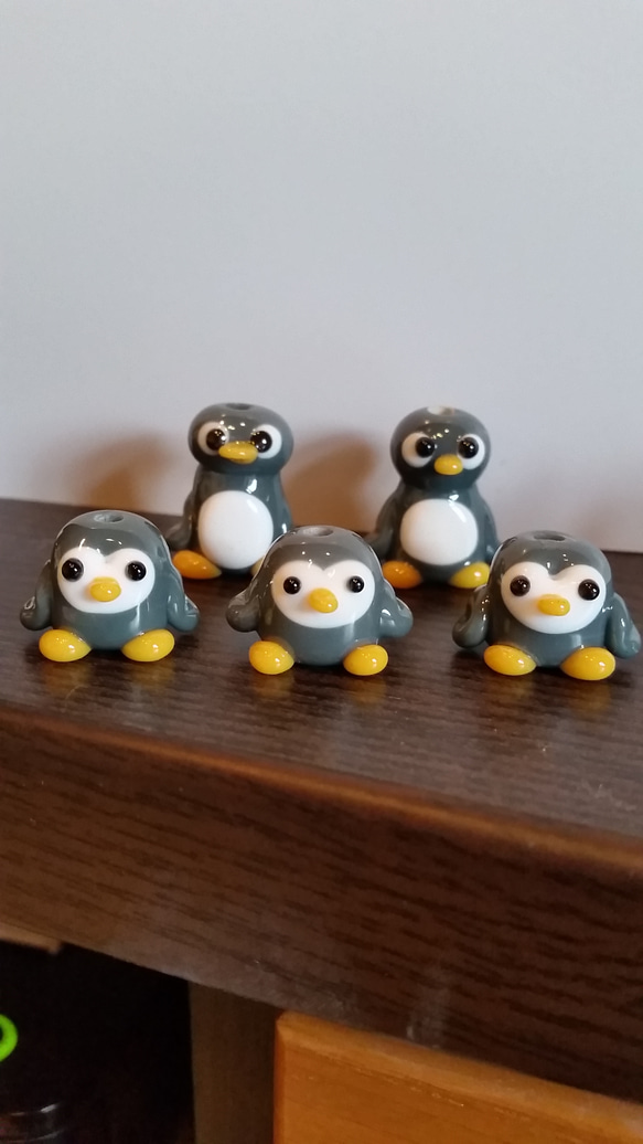 小さなガラスのペンギン家族セット 2枚目の画像