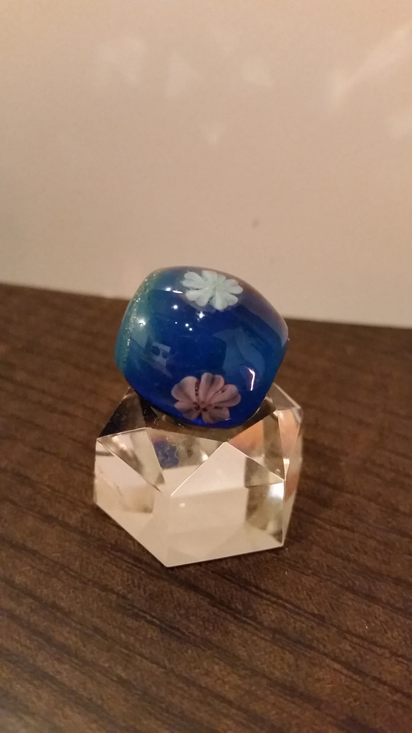 小さなガラスの桜玉、ブルー系1 4枚目の画像