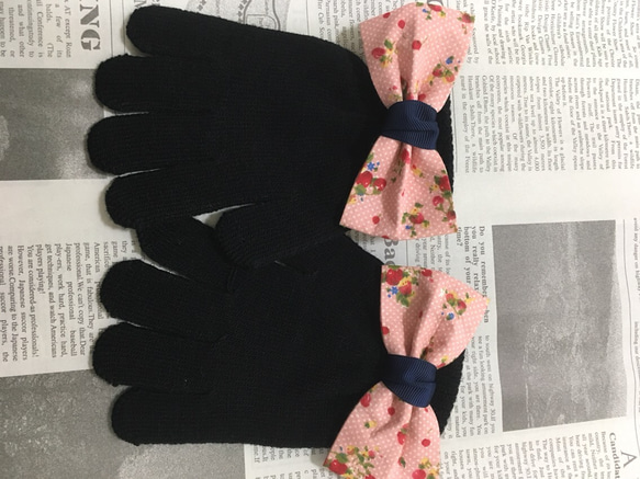 女の子 リボン 手袋 フリーサイズ イチゴ ピンク 2枚目の画像