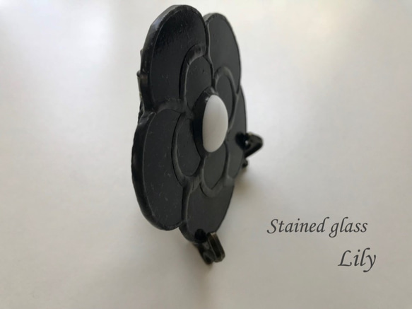 ステンドグラス 「黒と白　カメリアの手鏡」 2枚目の画像