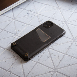 iPhone 11 極簡系列經典款皮革保護套 - 騎士黑 第3張的照片