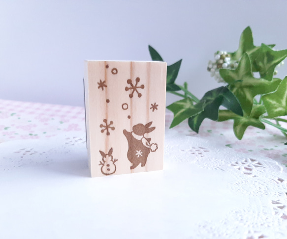 冬うさぎの消しゴムはんこ　雪　雪だるま　クリスマス　年賀状 3枚目の画像