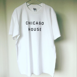 シンプルなTシャツ「CHICAGO HOUSE」白 1枚目の画像