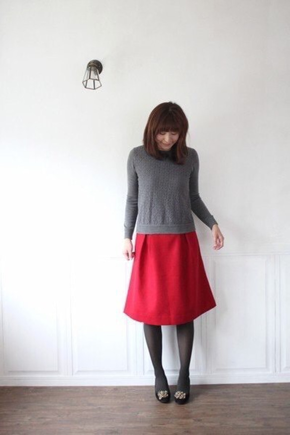 M尺寸 及膝收邊羊毛裙(red) 第2張的照片