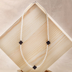 ブラックオニキス天然石淡水真珠のネックレス 1枚目の画像