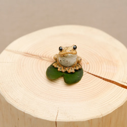 受注生産　【チビ】陶器のカエル　福が「かえる」、人が無事「かえる」　シロ 1枚目の画像