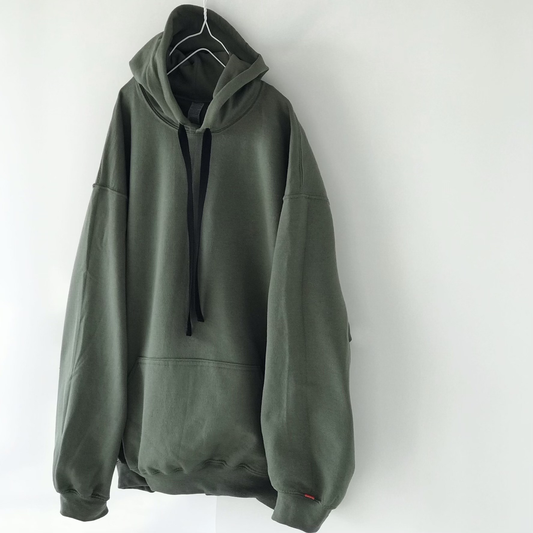 シンプル無地のオーバーシルエットパーカー / 手刺繍 / スモークグリーン