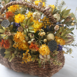 Natural yellow dryflower basket 4枚目の画像