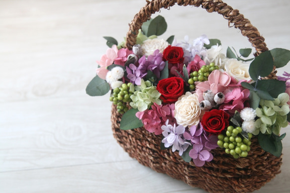 [誕生日プレゼント・結婚祝い・ご両親贈呈品] Flower basket Red rose 2枚目の画像