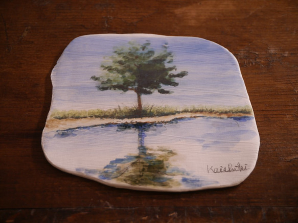 陶板画 “湖畔に映る樹木”-下絵付けによる風景画 2枚目の画像
