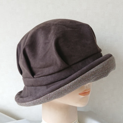 絨面革和羊毛針織的迷人帽子☆保暖♪可逆鐘形針織〜棕色 第3張的照片