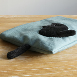穿過袋子的定制貓咪扁平小袋（胖乎乎的黑貓藍色面具盒） 第6張的照片