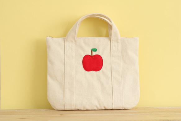 りんごのトートバッグ型フラットポーチ (帆布 大きめサイズ) 9枚目の画像