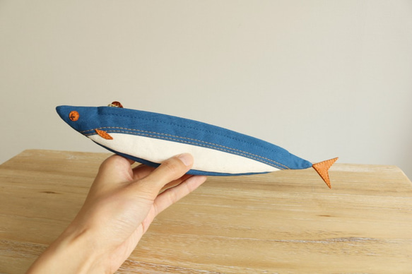 帶有秋刀魚的釦子的筆盒（風帆藍色系統） 第8張的照片