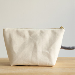 穿過該袋的定制貓袋（灰色貓20厘米拉鍊扣7厘米） 第2張的照片
