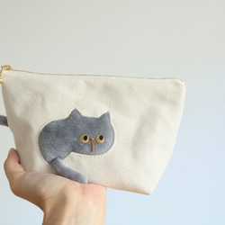 穿過該袋的定制貓袋（灰色貓20厘米拉鍊扣7厘米） 第5張的照片