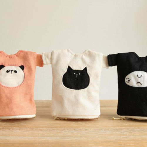 受注制作 猫のTシャツ型ポケットティッシュケース付ポーチ(10cm