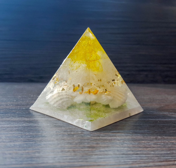 水晶能量塔 Orgonite | OC08 | White Crystal, Citrine 第1張的照片