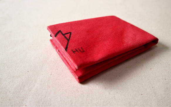 「畢業季禮物預售中」小紅橫式手染短夾 (可免費電燒英文字喔！) 第5張的照片