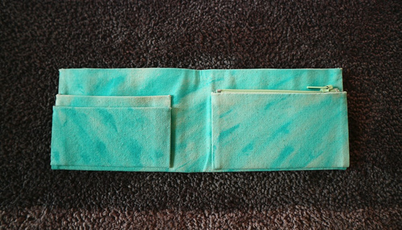 (畢業禮物預售中)手工染色水綠橫式短夾(可免費電燒英文字喔) 第3張的照片