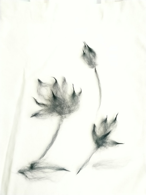 [カスタマイズ]ウール白黒絵画-人と花 4枚目の画像