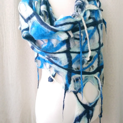 MUM羊毛氈好感衣飾-藍白色系海洋風不規則波浪設計款/衣飾/披肩/圍巾 第9張的照片