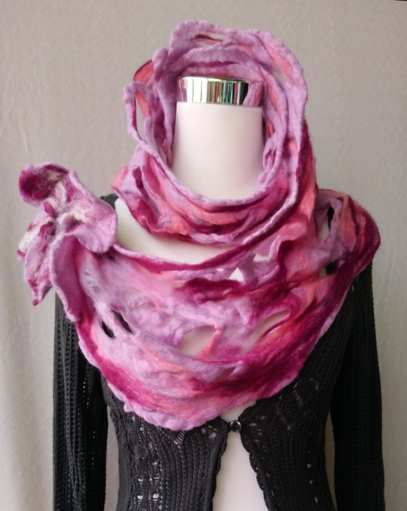 Mum羊毛氈手創作品--紫粉色系.花花飾界圍巾/衣飾 第4張的照片