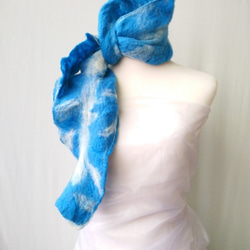 MUM-felt-默默羊毛氈手創圍巾-藍白色系海洋風不規則波浪設計款圍巾 第9張的照片