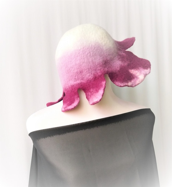 MUM-felt-默默羊毛氈手創-紫色系蘭花漸層典雅風格羊毛氈帽（歐風/個性化/不規則獨家設計款） 第1張的照片