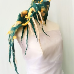 羊毛氈手創-黃花綠葉交織設計羊毛氈圍巾 第2張的照片