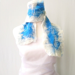 MUM-felt-默默羊毛氈手創圍巾-藍白色系地中海風情不規則設計款羊毛氈圍巾 第8張的照片