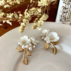 【再販】vintage white flower ２つ花　イヤリング／ピアス 2枚目の画像