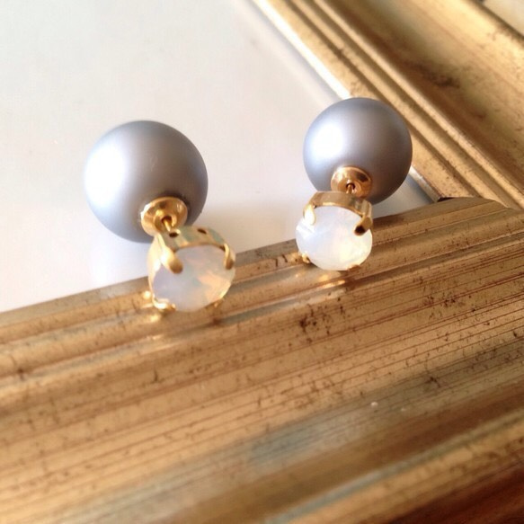 オトナノピアス* white opal ＋ gray* 1枚目の画像