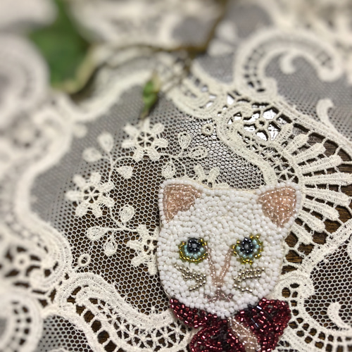 大人のビーズ猫ブローチ ブローチ hirobuon 通販 10304518｜Creema