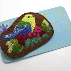 手刺繡ブローチ　オウゴンアメリカムシクイ 1枚目の画像