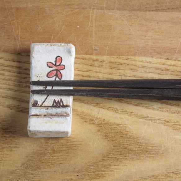 樓梯筷子休息“白色的牆”花 第3張的照片