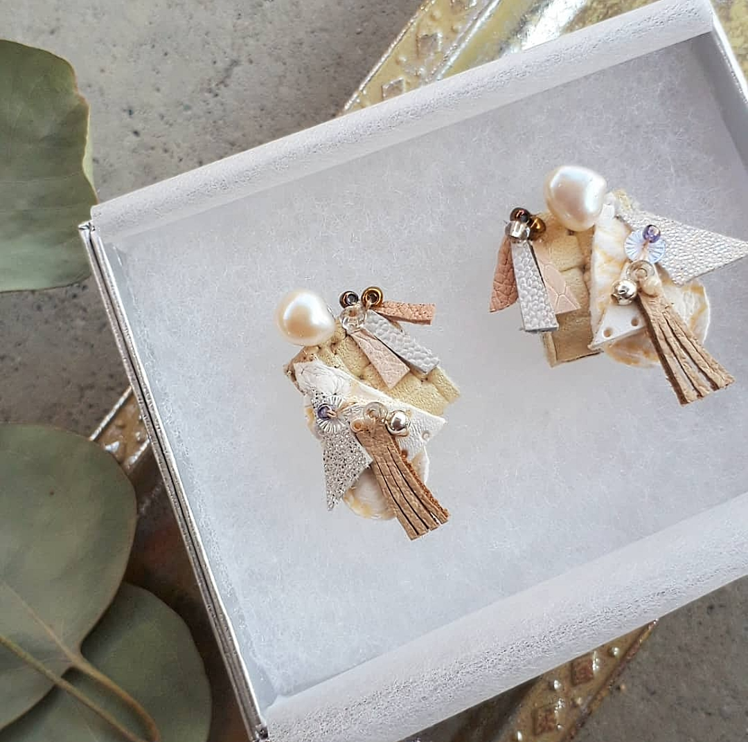 レザーピアス　レザーアクセサリー【 Clione  ｸﾘｵﾈ 】オーダーアクセサリー　本革　レザーイヤリング